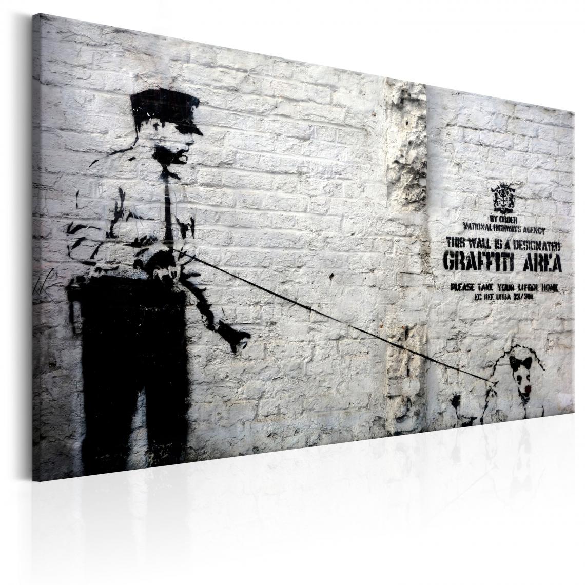 Decoshop26 - Tableau sur toile décoration murale image imprimée cadre en bois à suspendre Zone Graffiti (Police et un Chien) par Banksy 120x80 cm 11_0003390 - Tableaux, peintures