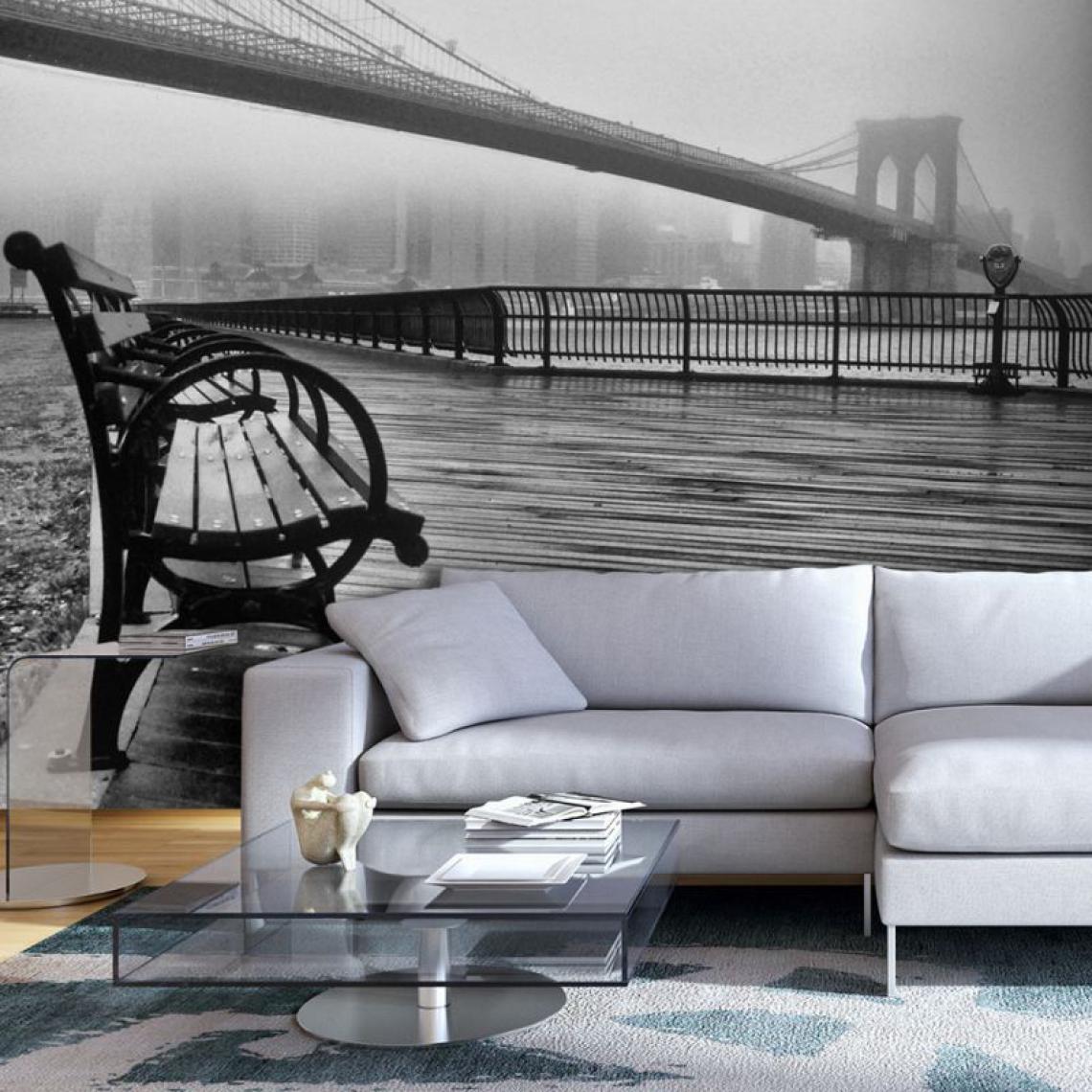 Artgeist - Papier peint - A Foggy Day on the Brooklyn Bridge .Taille : 100x70 - Papier peint