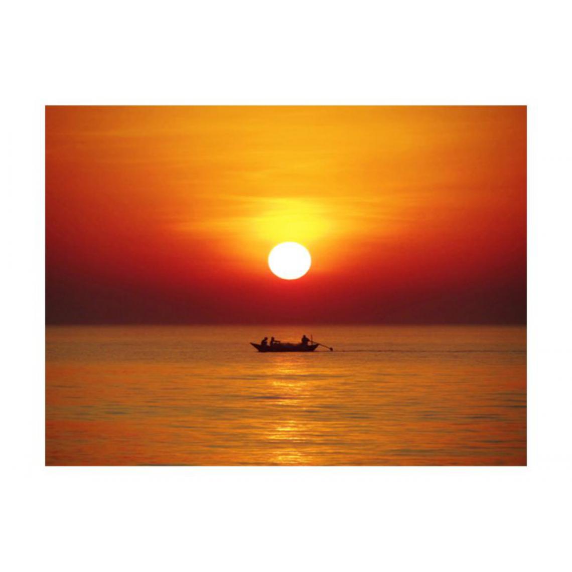 Artgeist - Papier peint - Bateau de pêche au coucher de soleil .Taille : 350x270 - Papier peint
