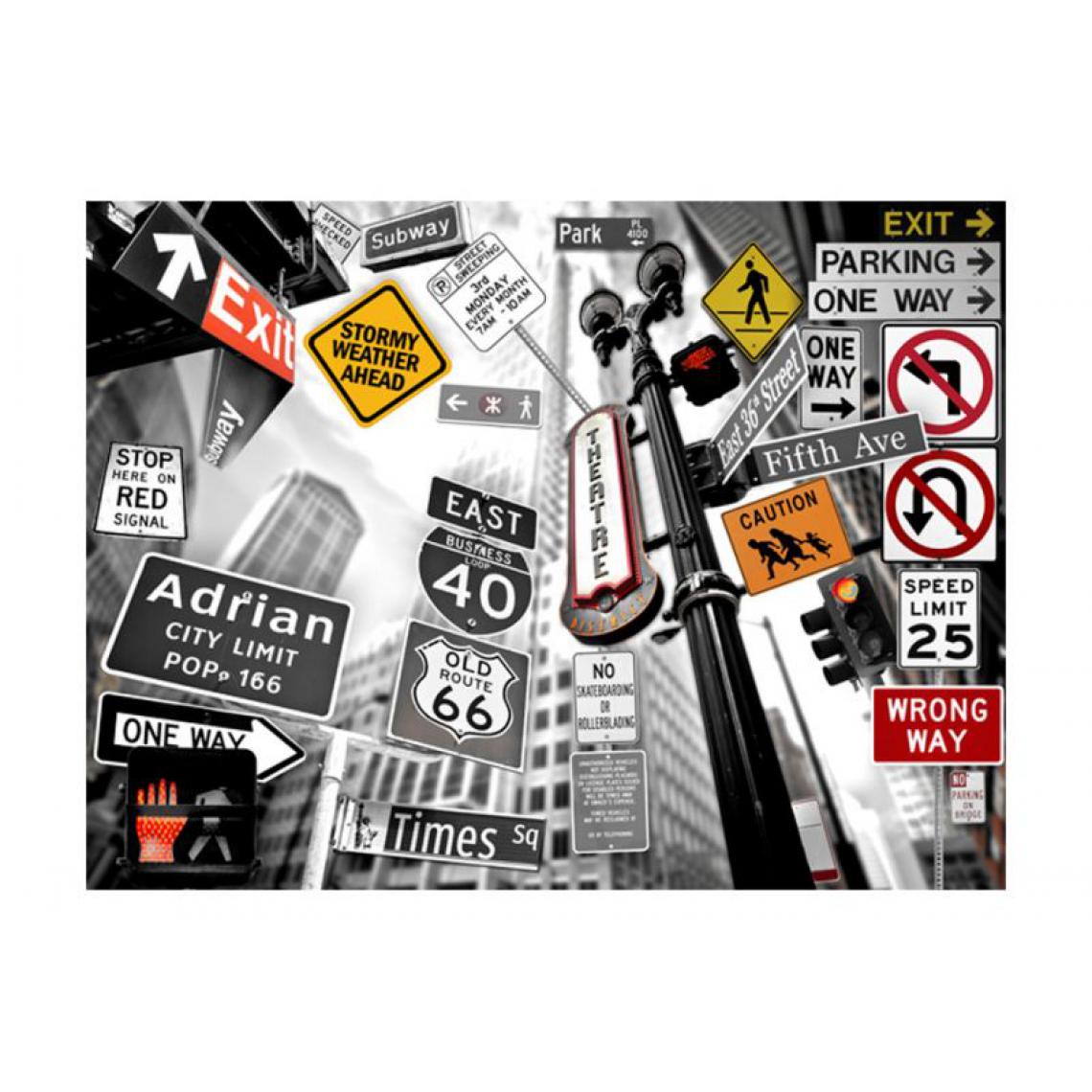 Artgeist - Papier peint - Panneaux de signalisation à New York (fond noir et blanc) .Taille : 350x270 - Papier peint