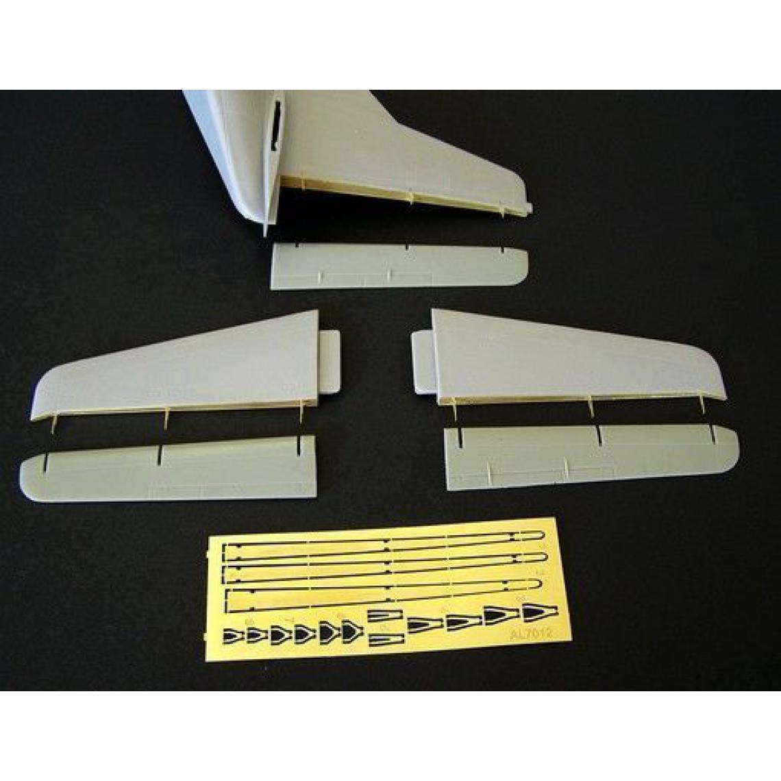 Plus Model - Tail surfaces for C123 Provider - 1:72e - Plus model - Accessoires et pièces