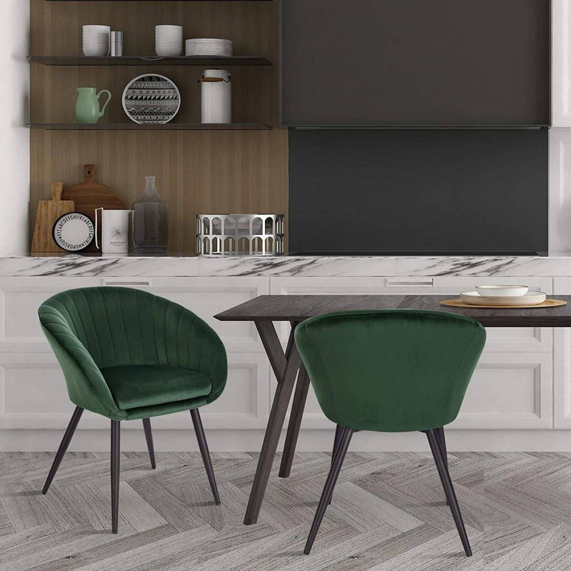 MercatoXL - Chaise de cuisine en velours et en métal avec dossier - modèle vert foncé - Tables à manger