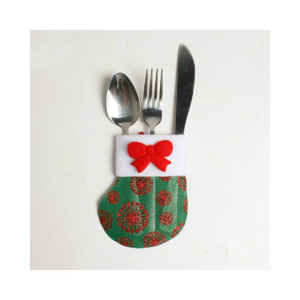 Wewoo - Ensemble de 2 couteaux et fourchette de Noël créatifs avec décoration de table chaussettes vertes et noeud papillon - Décorations de Noël