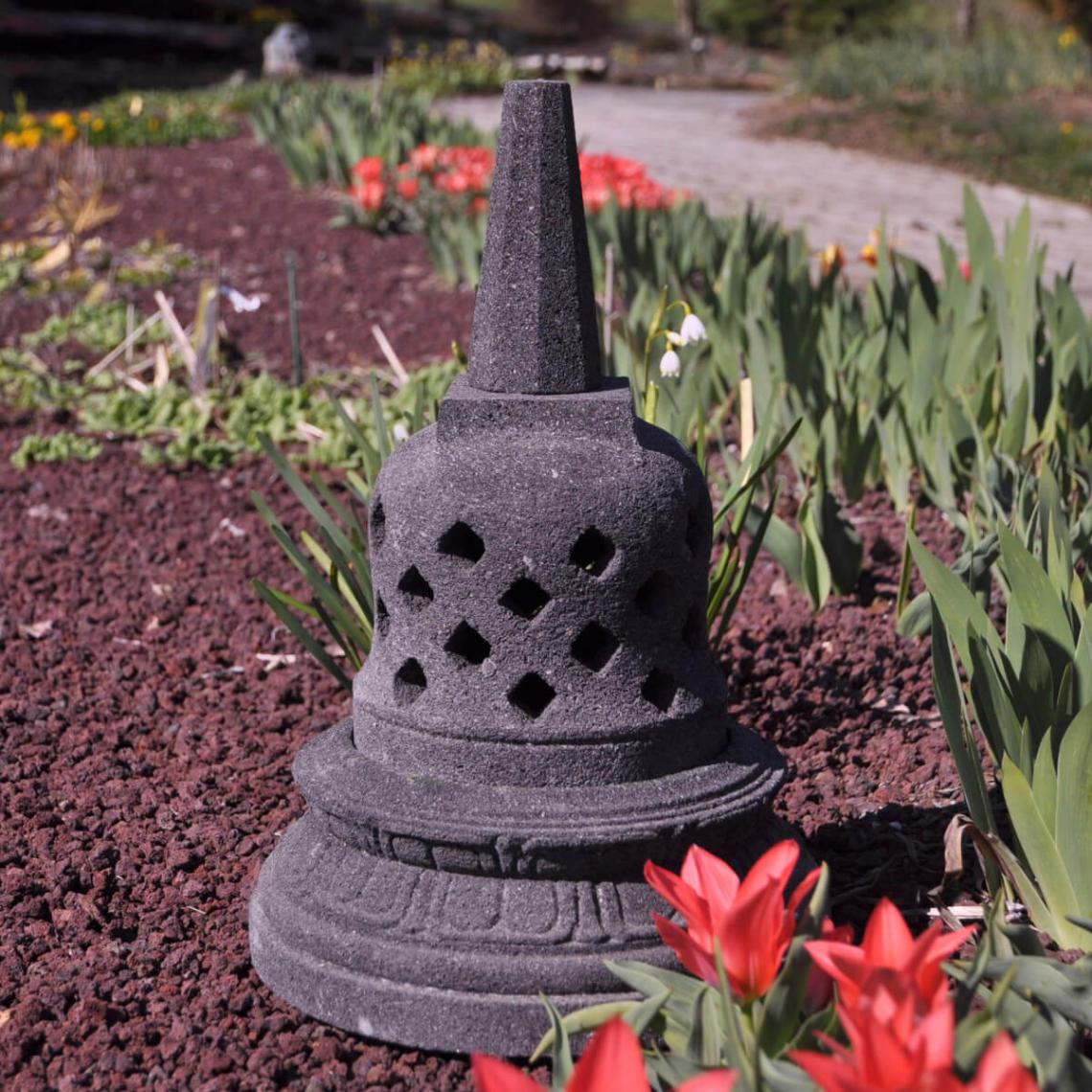 Wanda Collection - Lampe stupa Borobudur en pierre de lave 45 cm - Lampes à poser
