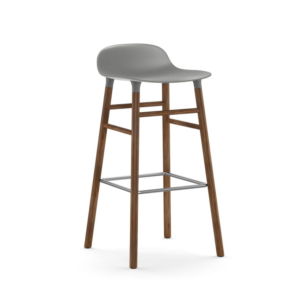 Normann Copenhagen - Chaise de bar Form avec structure en bois - Noyer - gris - 75 cm - Tabourets