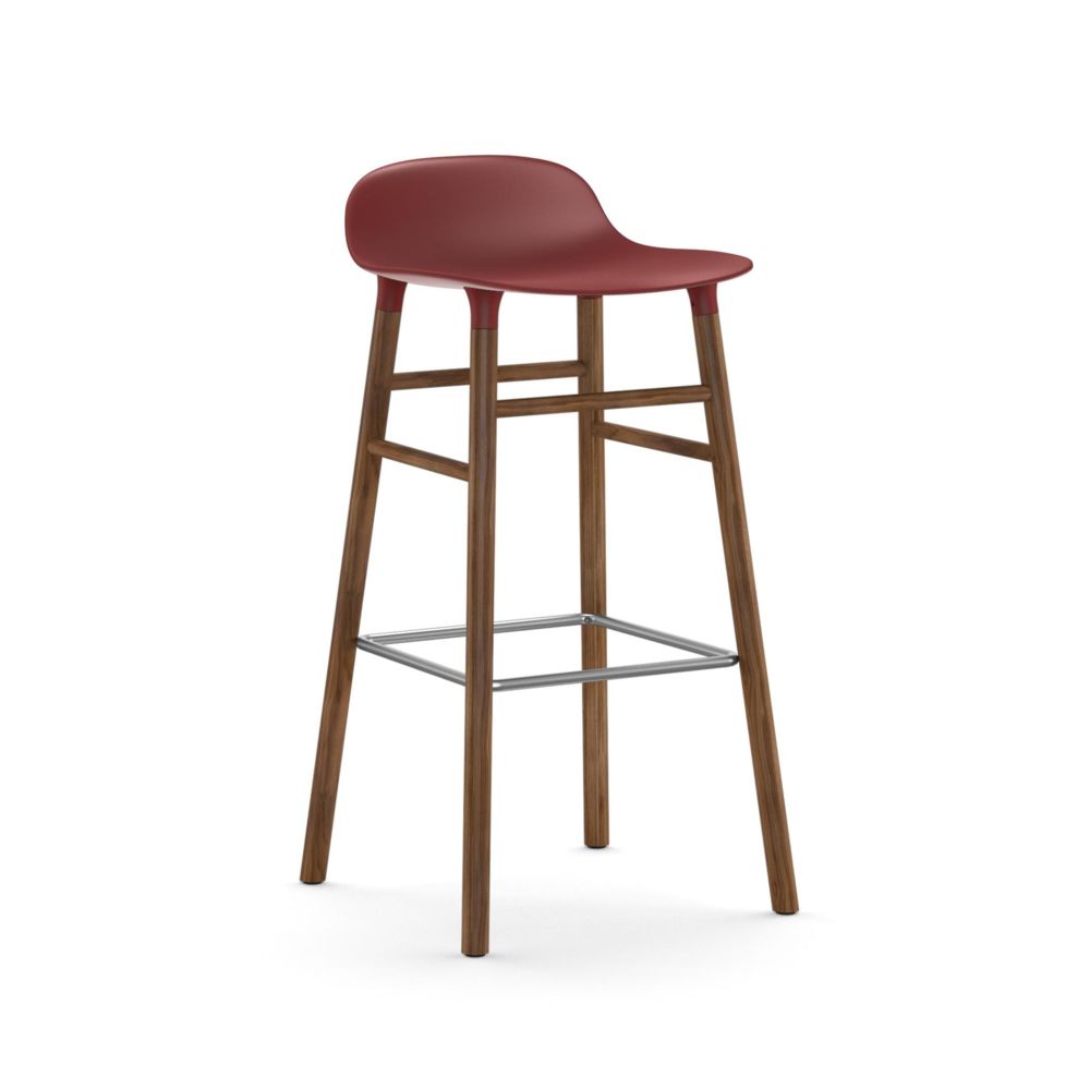 Normann Copenhagen - Chaise de bar Form avec structure en bois - rouge - 75 cm - Noyer - Tabourets