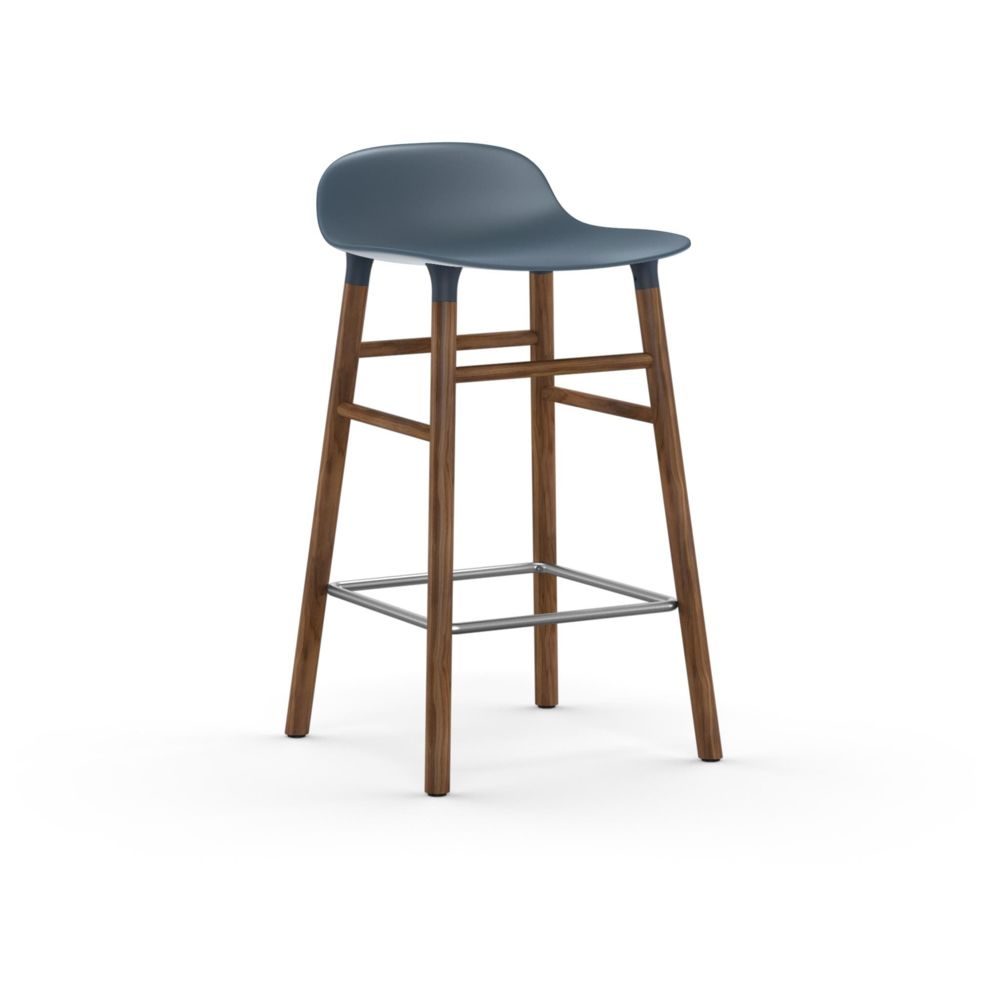 Normann Copenhagen - Chaise de bar Form avec structure en bois - Noyer - bleu - 65 cm - Tabourets