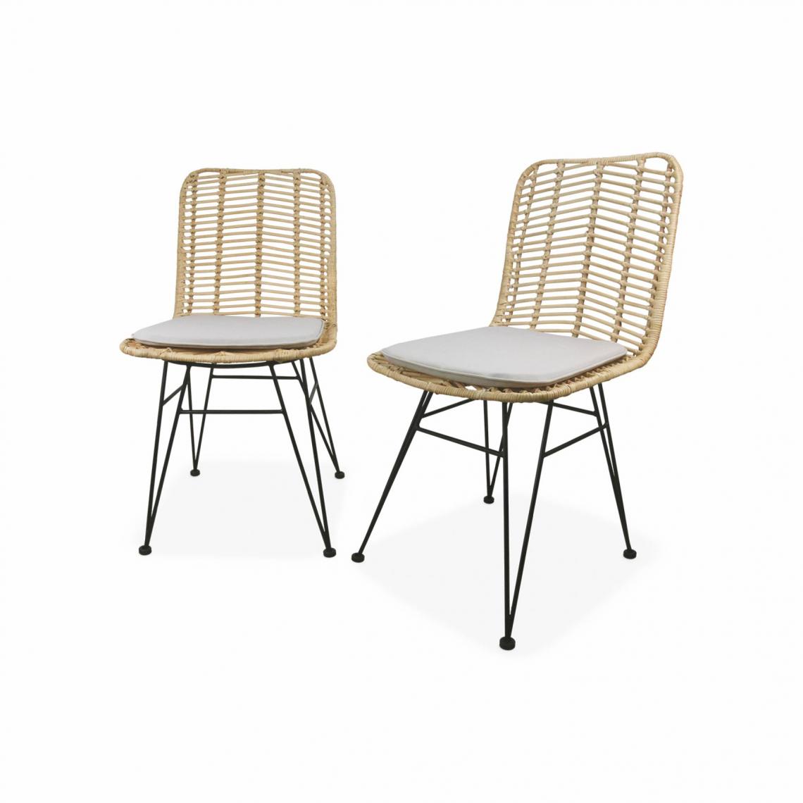 Alice'S Garden - Deux chaises en rotin naturel et métal, coussins beiges l Alice's Garden - Chaises