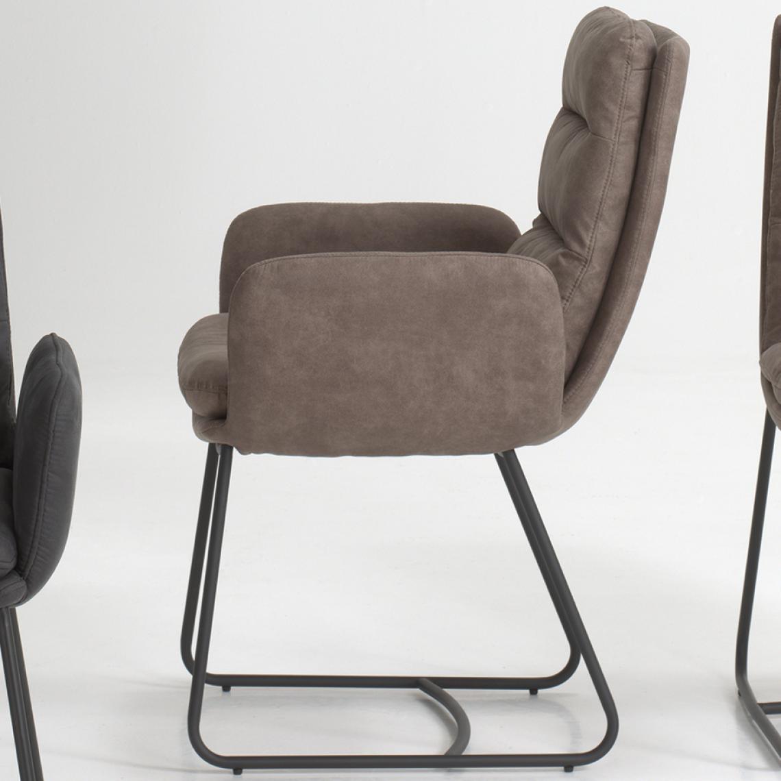 Nouvomeuble - Chaise avec accoudoir en tissu taupe ESTELLE (lot de 2) - Chaises