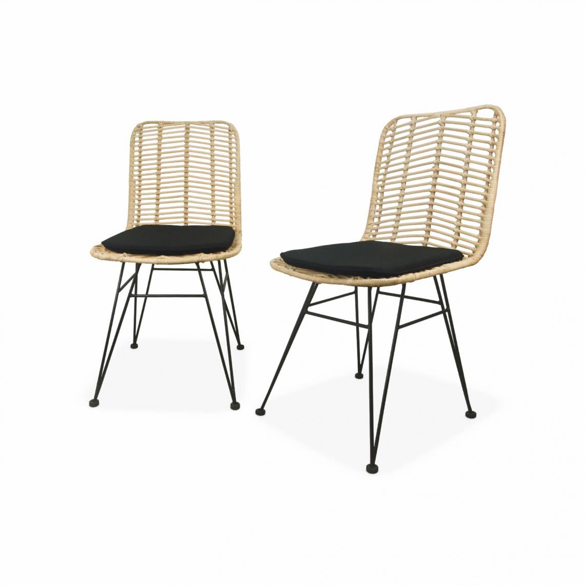 Alice'S Garden - Deux chaises en rotin naturel et métal, coussins noirs l Alice's Garden - Chaises