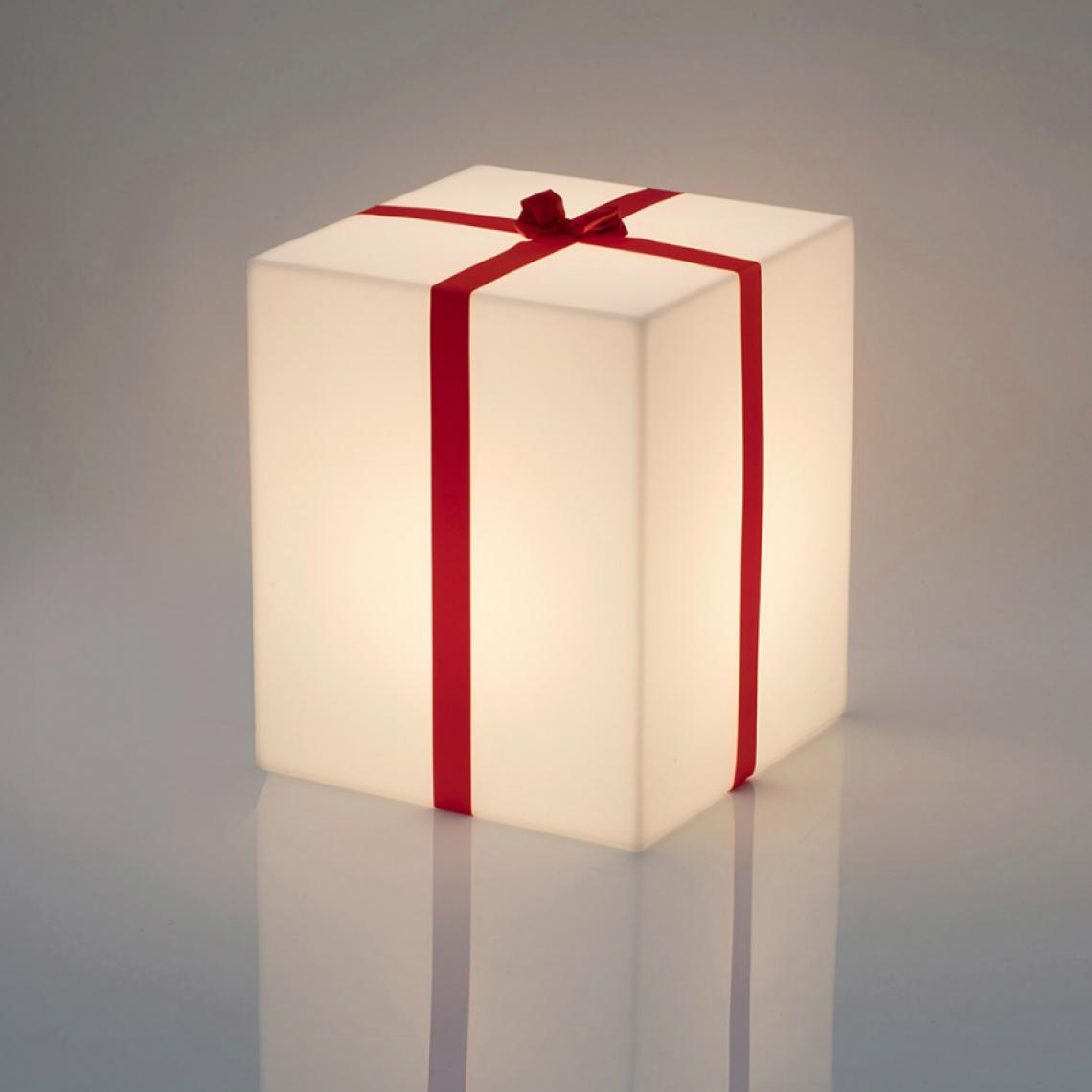 Slide - Lampe en forme de cadeau de Noël lumineuse et surprenante Slide Merry Cubo, Taille: 20 - Eclairage solaire