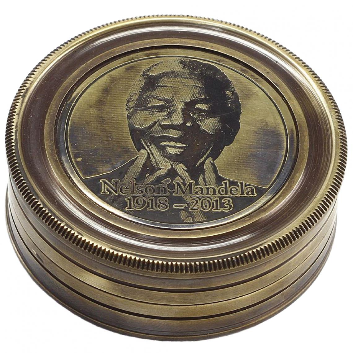 Signe - Boite boussole en laiton ornementale Nelson Mandela - Petite déco d'exterieur