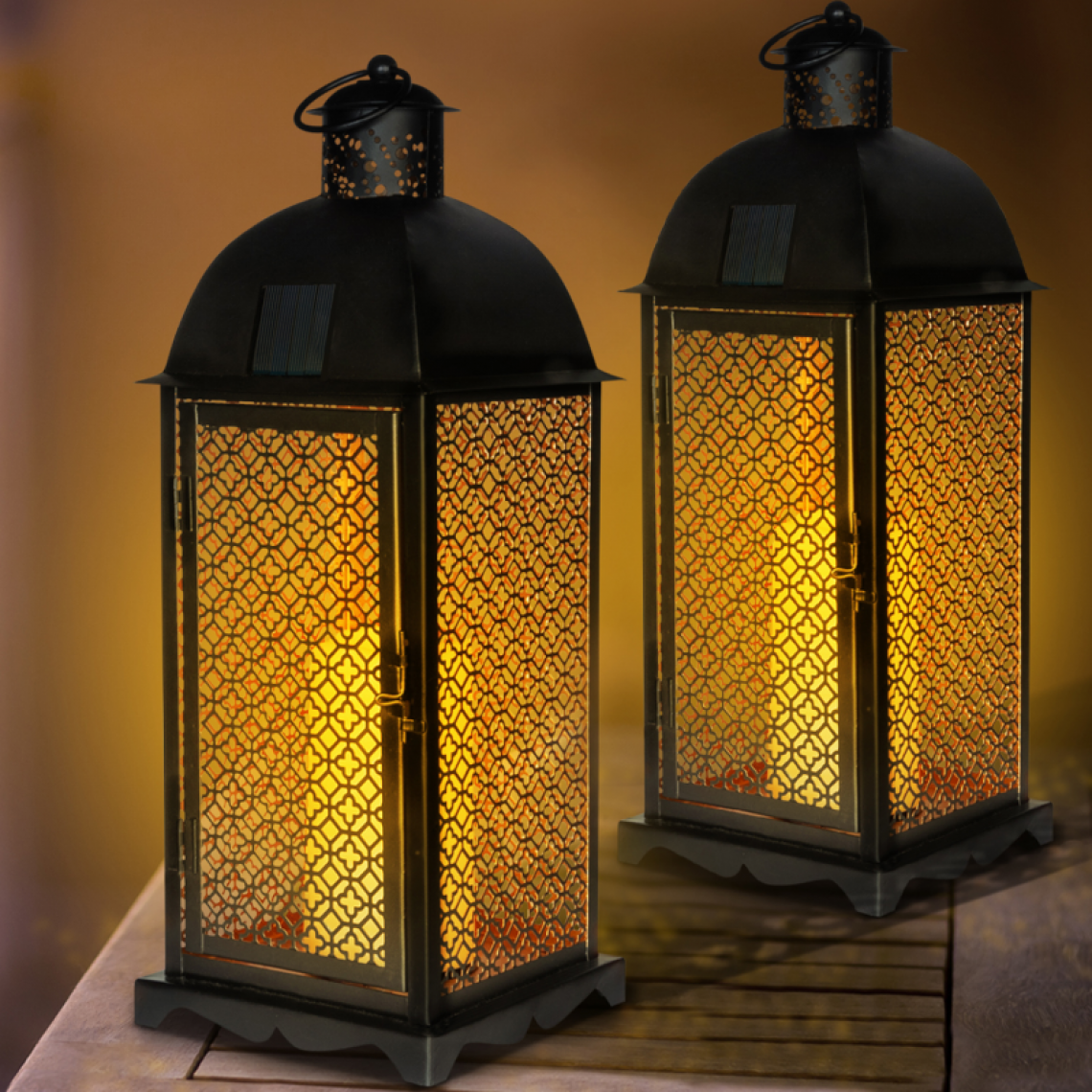 Idmarket - Lot de 2 lanternes solaires métal noir bougies à LED motif oriental - Eclairage solaire
