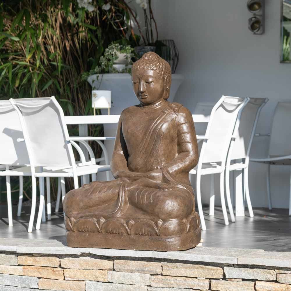 Wanda Collection - Statue jardin Bouddha assis en fibre position offrande 105 cm brun - Petite déco d'exterieur